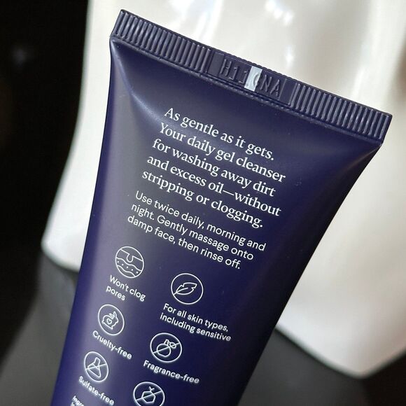 SEALED Curology Gentle Cleanser Gel Foaming Face Wash Sensitive Skin Full Size - Picture 9 of 12